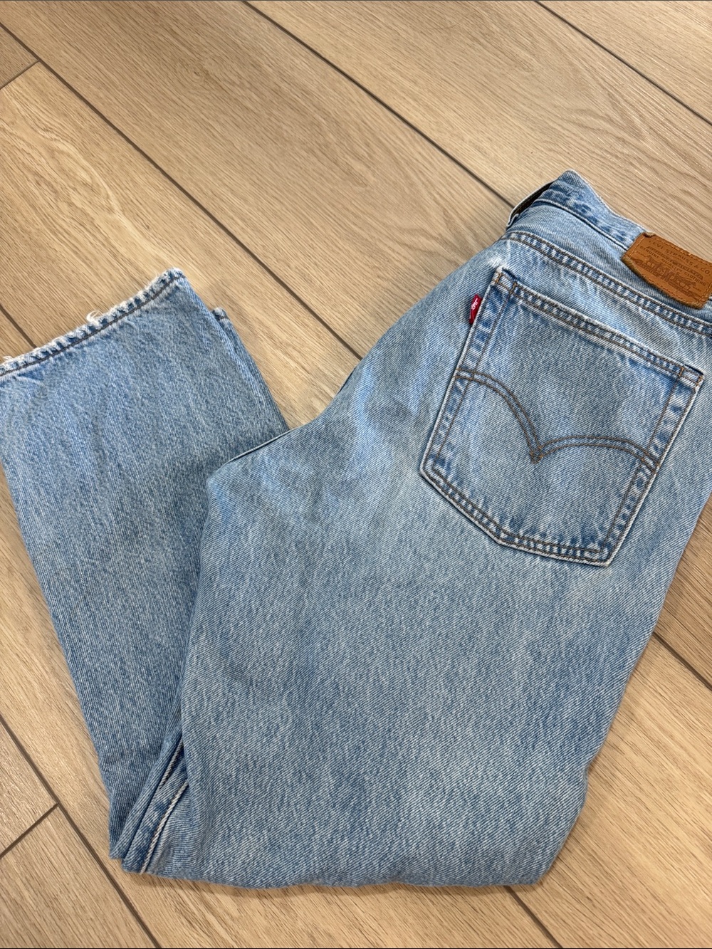 Levi’s Wedgie Straight Distressed Jeans Sz 29 Trendy Grunge